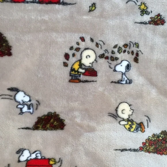 BERKSHIREPeanuts Snoopy Thanksgiving King Size Fleece Throw Blanket